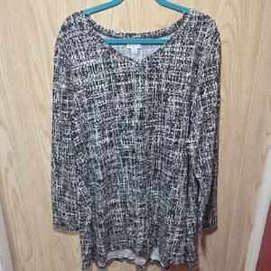 LuLaRoe Elizabeth Monochrome Patterned Long Sleeve Top